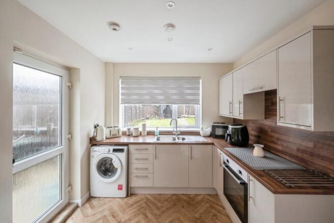 3 bed Semi-Detached for sale Image 5