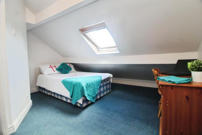 5 bed Terraced for sale Image 9