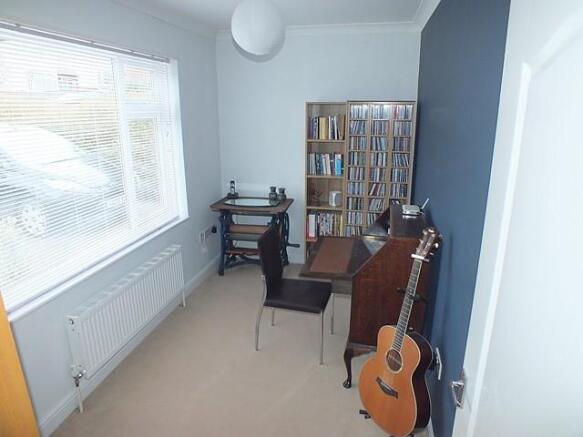 Bedroom/Dining Room