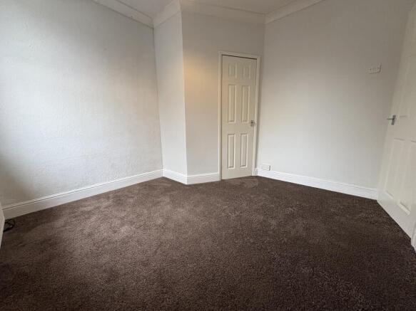 2 bed Terraced to rent Image 7