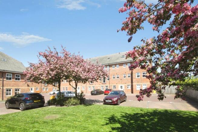 Sandringham Court