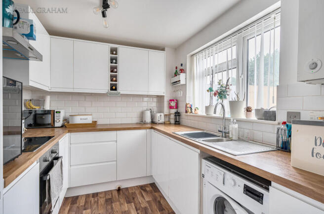 fdf347f6-8d6a-472...