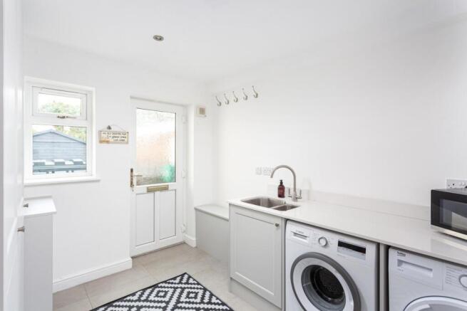 4 bed Detached for sale Image 11