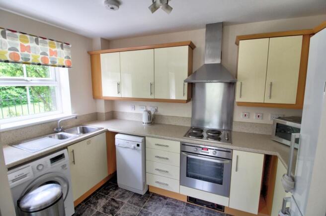 Kitchen photo two