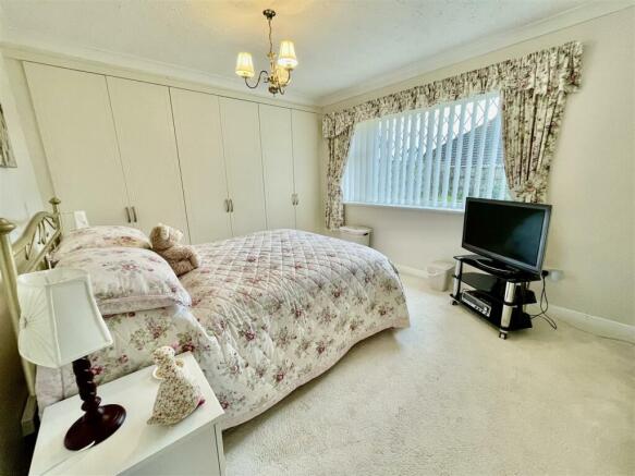 6. bed1.jpg