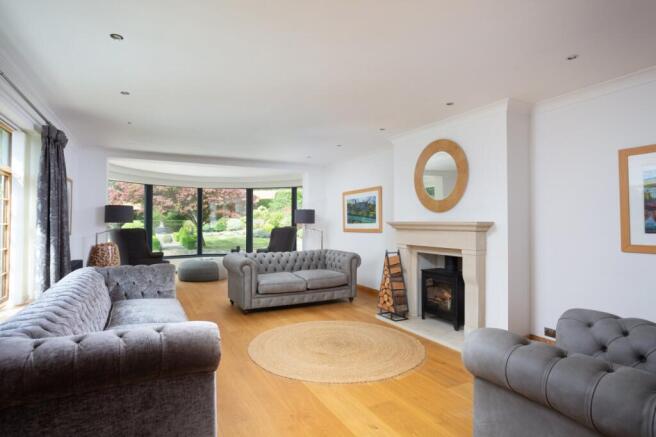 6 bed Detached for sale Image 9