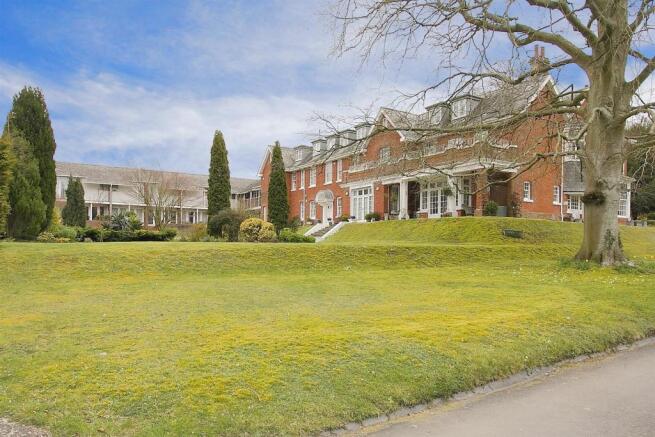 5, Little Dean Court