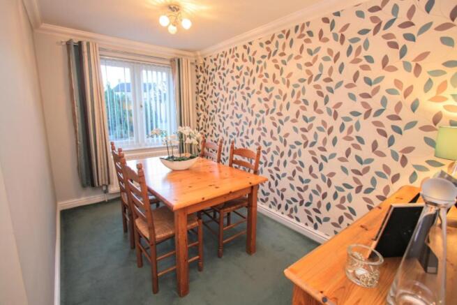 SEPARATE DINING ROOM
