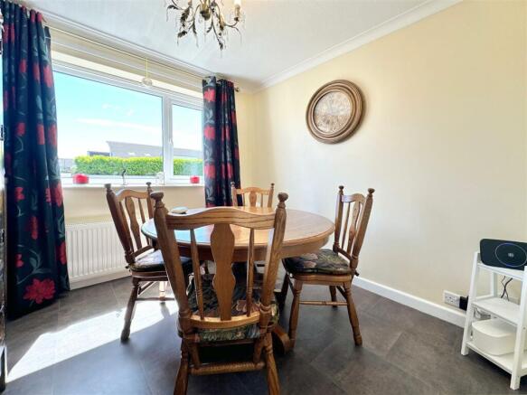 Bed 3 Or Dining Room.JPG