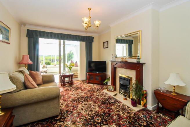 2 bed Semi-Detached Bungalow for sale Image 4