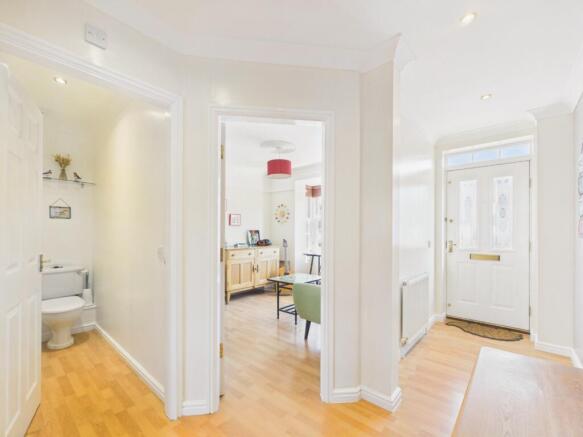 3 bed Town House for sale Image 8