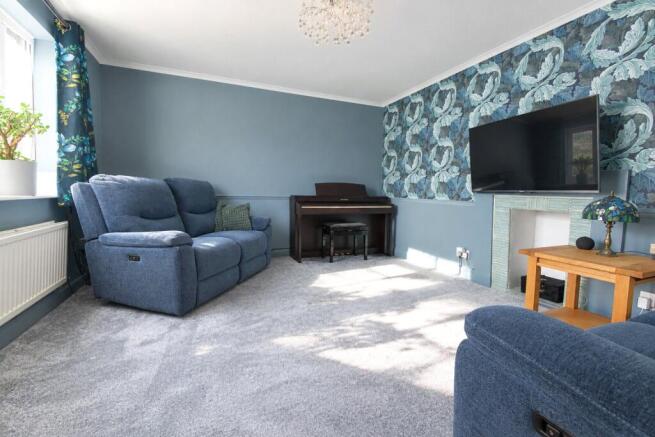 Rectory Road, Hook, Hampshire, RG27 photo 3