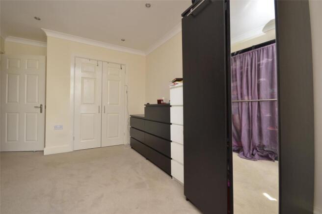 Bedroom 1 (2)
