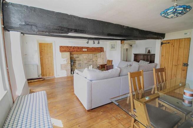 LIVING/DINING ROOM