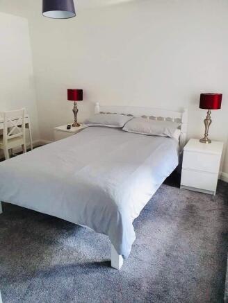 3 bed Apartment to rent Image 7