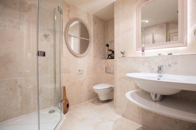 SHOWER ROOM