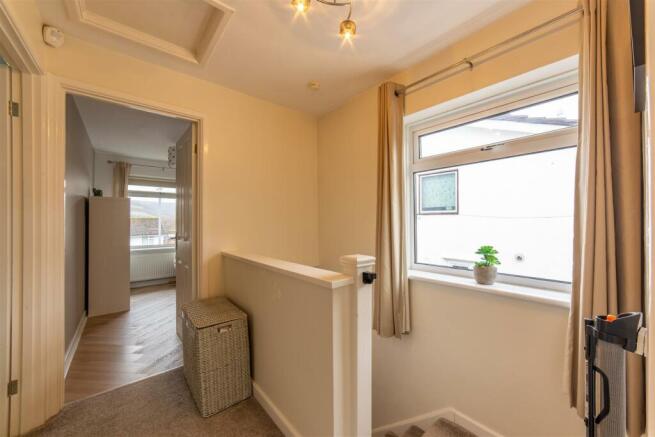 11 Hazel Close-8.jpg