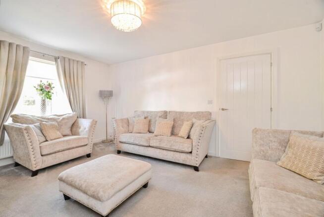 4 bed Detached for sale Image 6