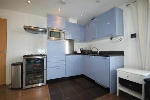 Flat 27, 37 Solar House, Station Road, Wood Green, London N22 6AF