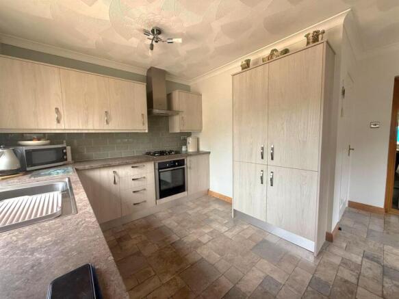 Kitchen...jpg