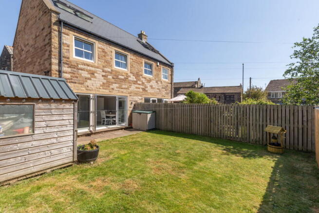 4 bed Semi-Detached for sale Image 9