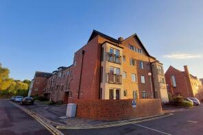 14, Jervaulx House, Lawrence Square, York YO10 3FJ