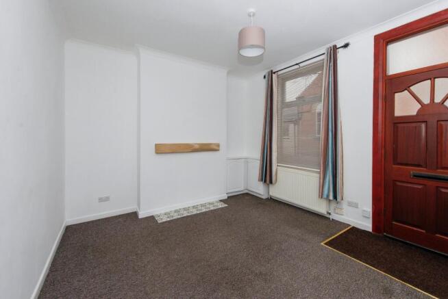 2 bed Terraced to rent Image 4