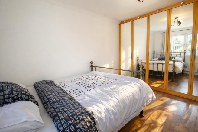 3 bed Terraced for sale Image 4
