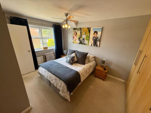 4 bed Detached for sale Image 8