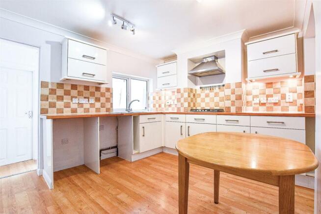 Kitchen..jpg