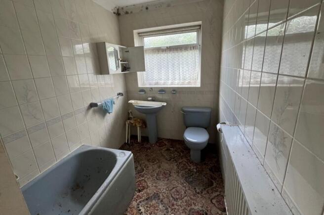 27 Saxmundham Way, Clacton-on-Sea, Essex, CO16 7PD photo 4