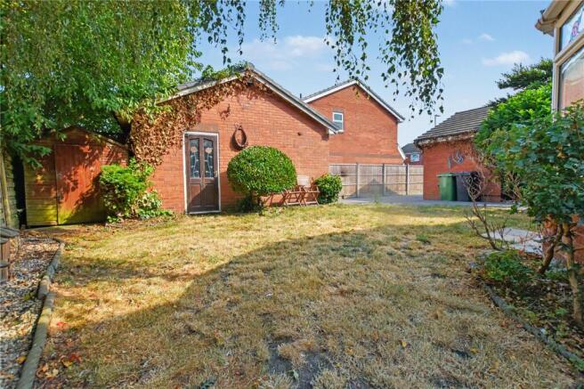 4 bed Detached for sale Image 12