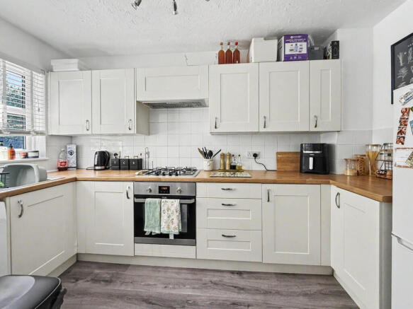 Knottgrass Road, Locks Heath, Southampton photo 3