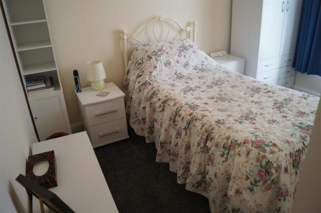 BEDROOM 1 (FRONT)