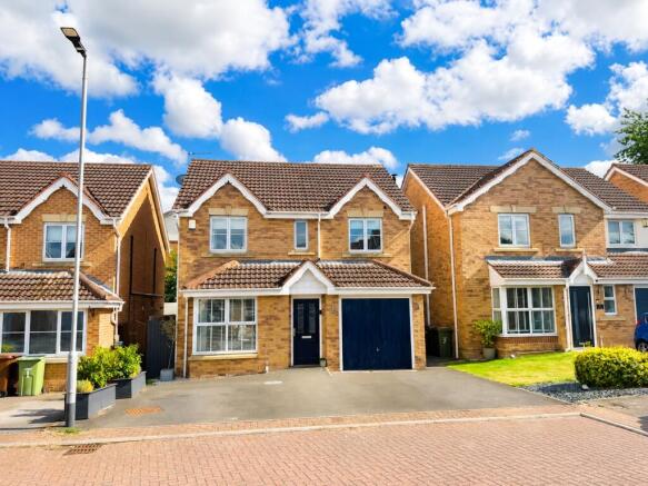 4 bed Detached for sale in wakefield