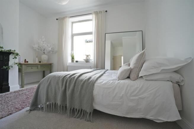 3 bed Terraced for sale Image 8