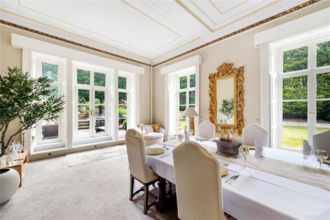 6 bed Detached for sale Image 11