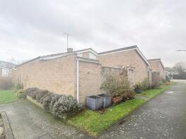35, Whitehouse Meadows, Leigh-on-sea SS9 5TY