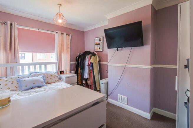 3 bed Semi-Detached for sale Image 6
