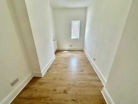 2 bed Apartment to rent Image 7