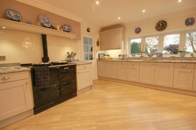 Open Plan Kitchen Dinner