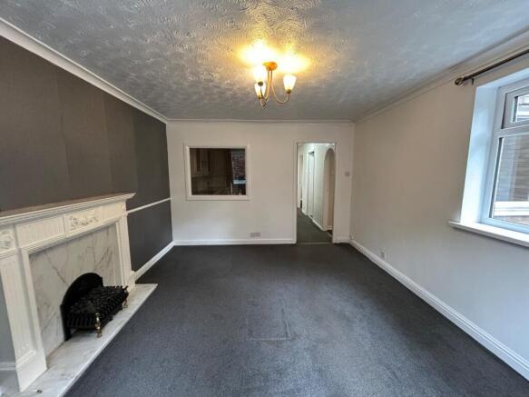 2 bed Flat to rent Image 5
