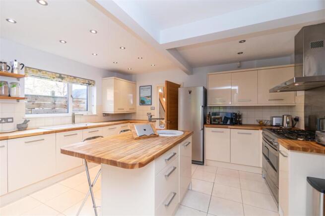 Open Plan Dining Kitchen / Family Room