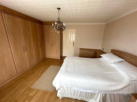 bed 1 2.jpg