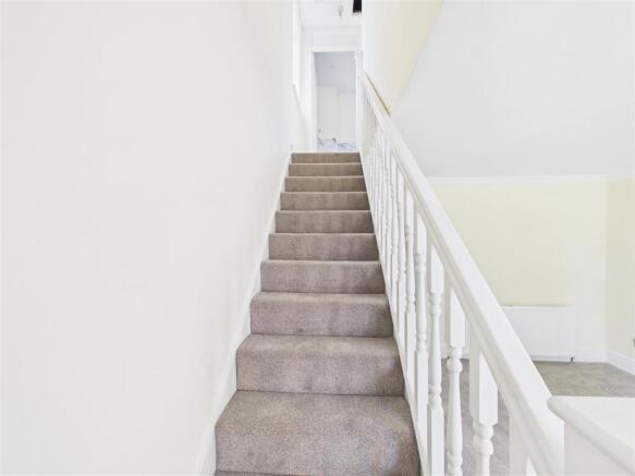 2 bed House to rent Image 8