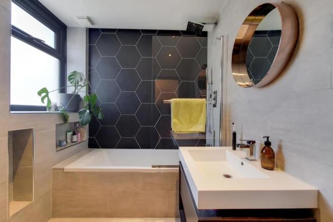 5_Bathroom-0.jpg