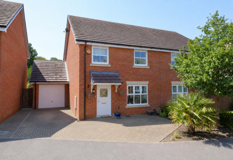 Nugent Close, Church Crookham, Fleet