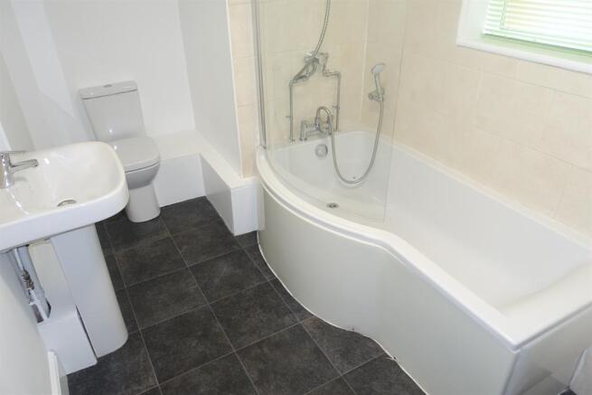 3 bed Private Halls to rent Image 7