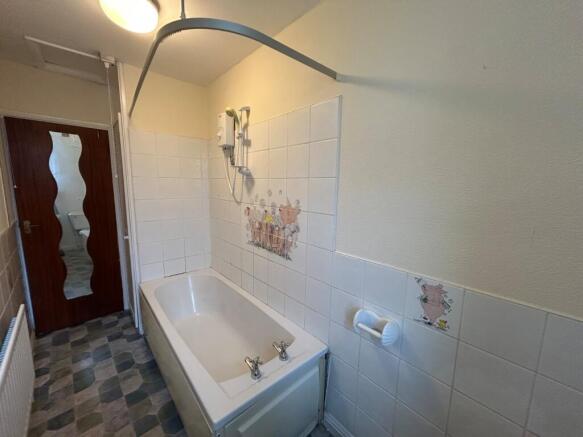 2 bed Terraced to rent Image 8