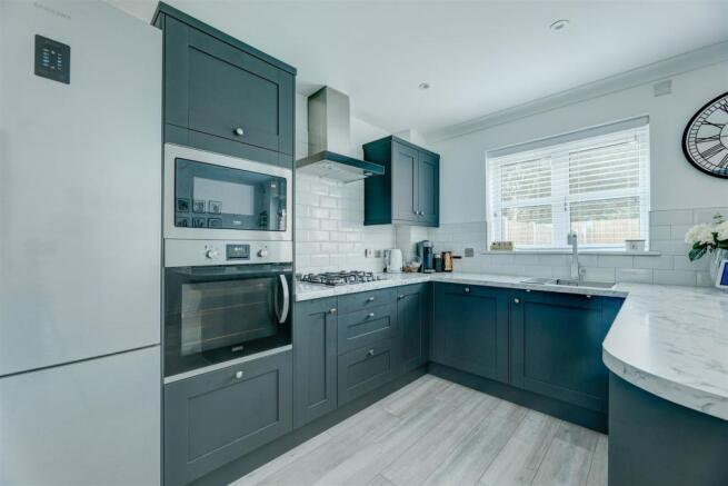 3 Kitchen.jpg